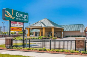Quality Inn and Suites Livonia
